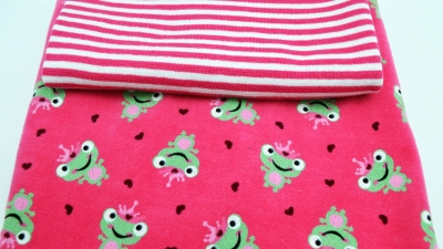 DIY-Nähset Babykleidung Frosch mit Streifen Bündchen