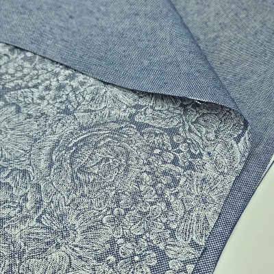 Preview: Dekostoff jeansblau mit weißen Rosen bedruckt Rosenstoff