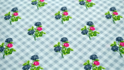 Rosenstoff, Stoff mit Rosen und Rauten, Landhausstoff Dekostoff im Landhausstil