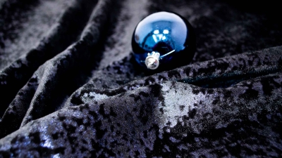 Noteboom 16130-008 schwarzer Samt mit blauem Glitzer schwarzer Samt mit blauem Lurex Dekostoff  Samtstoff  Samtkleid Vorhänge Dekostoff  Weihnachten Fastnacht Fasching Karneval Vorhangstoff