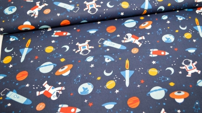 1085-DOMO Space 13 Kinderstoff Weltall Weltall mit Planeten, Raketen & kleinen Raumfahrern  Baumwolle Baumwollstoff Kosmos Weltall Raumfahrt Raumfahrer Kosmonaut Astronaut