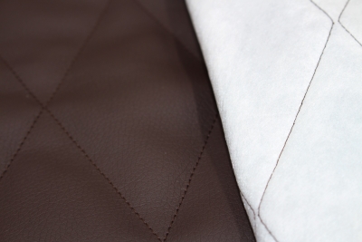 Preview: Dunkelbraunes Kunstleder gesteppt - Rolls 45x100 - Steppung 8,50cm