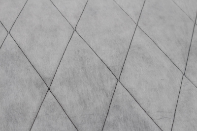 Preview: Dunkelbraunes Kunstleder gesteppt - Rolls 45x100 - Steppung 8,50cm