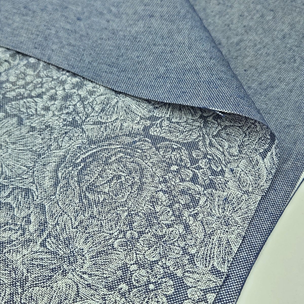 Dekostoff jeansblau mit weißen Rosen bedruckt Rosenstoff