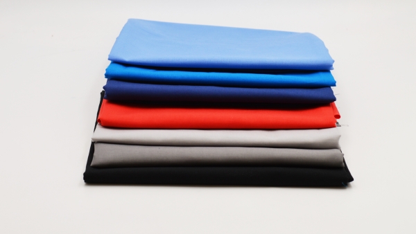 Fahnentuch leichte Baumwollstoffe Stoffset Baumwolle unifarben kelblauer Stoff in Leindwandbindung ndung, 100 % Baumwolle, blau  jeansblau  rot schwarz, hellblau, grau, hellgrau, dunkelgrau, unifarben, uni Stoffpaket Materialpaket aus 7 Baumwollstoffen