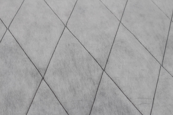 Dunkelbraunes Kunstleder gesteppt - Rolls 45x100 - Steppung 8,50cm